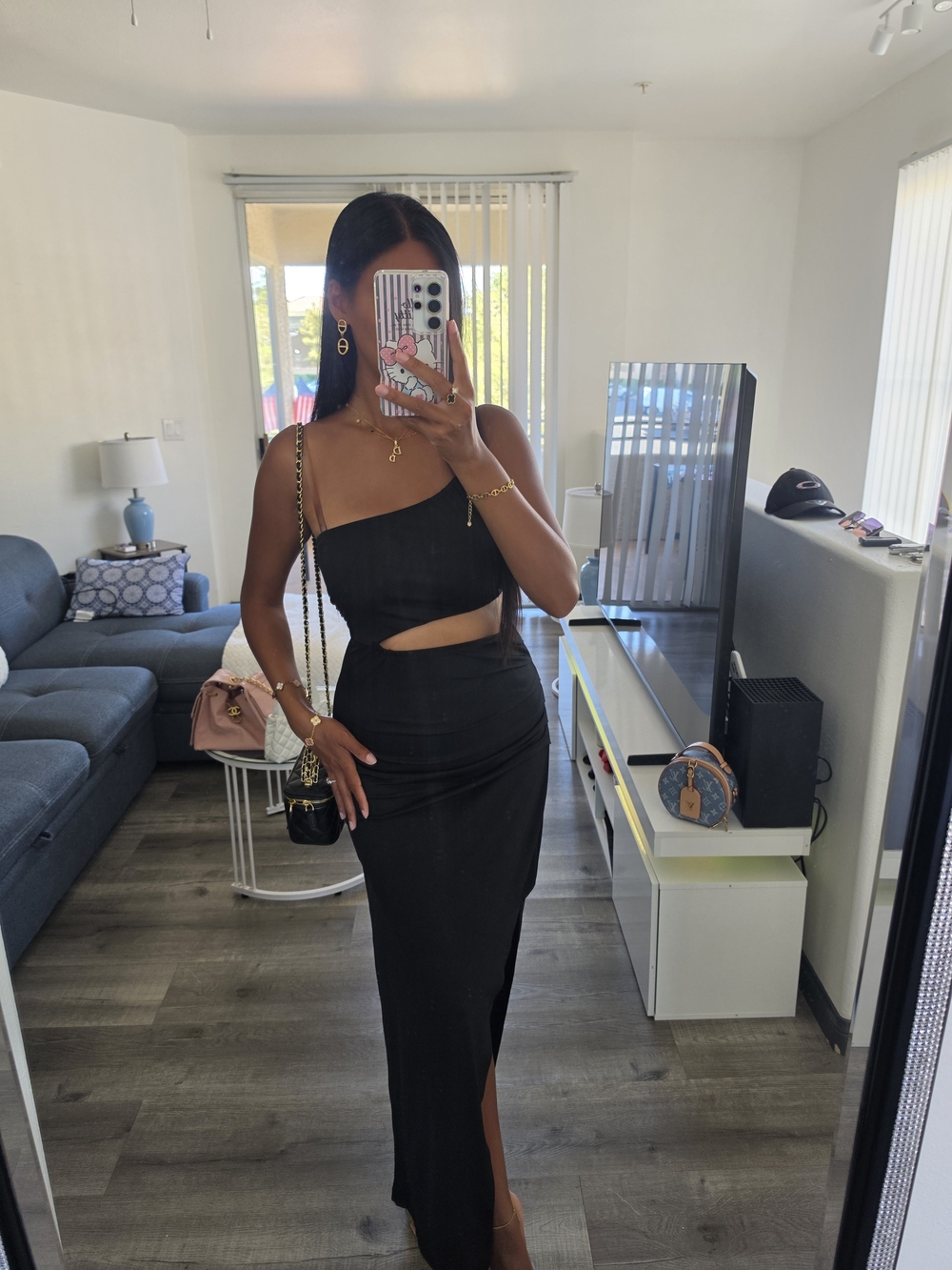 Black One-Shoulder Cutout Maxi Dress - Picture 3 of 16